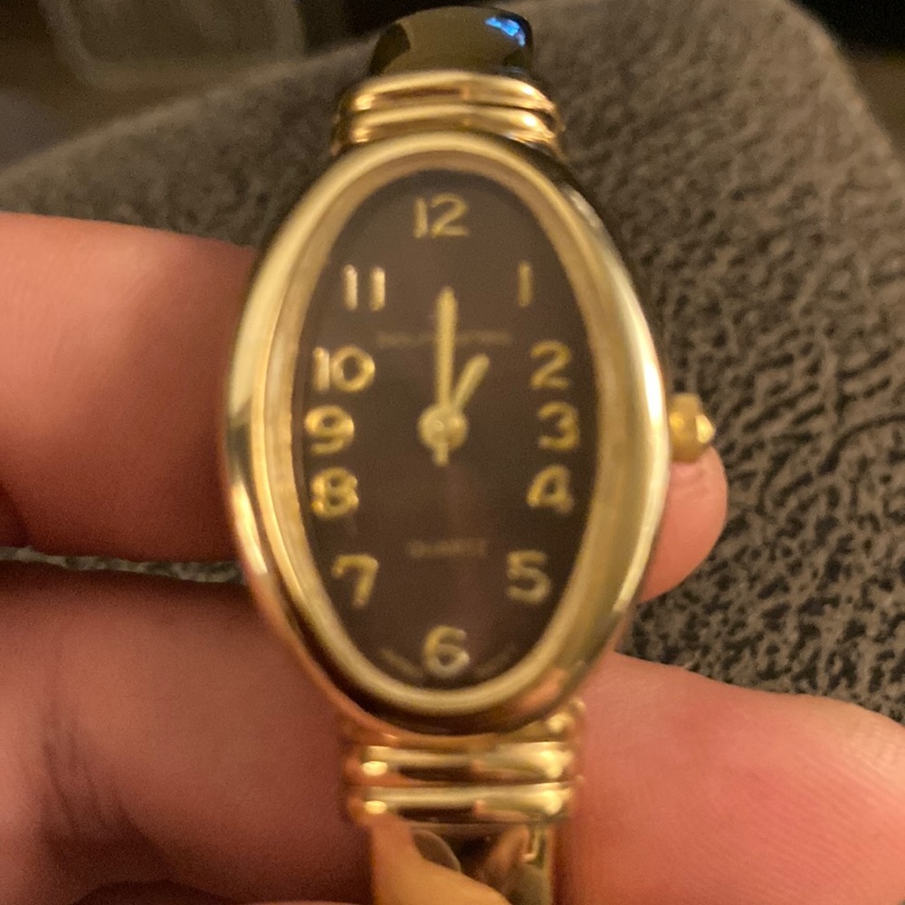 Bangle Watch Gold - Picture 5 of 9